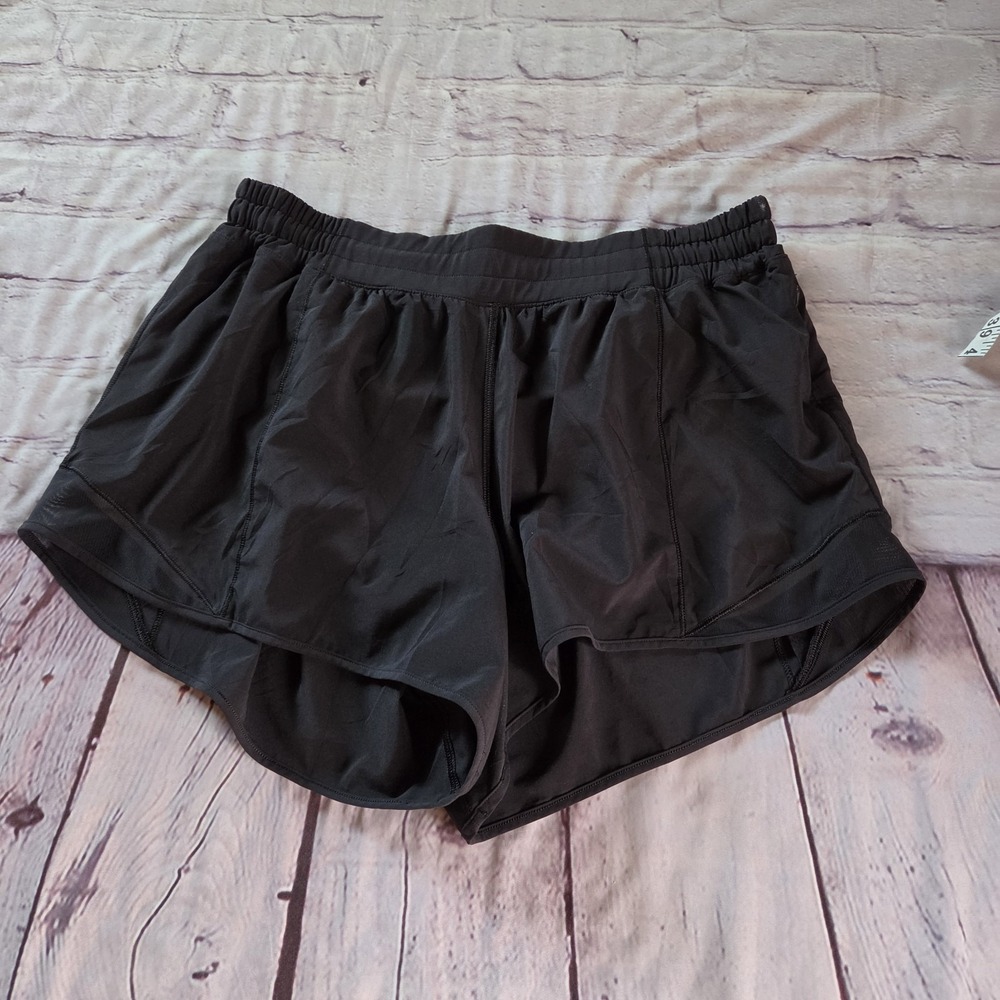Lululemon Hotty Hot Shorts Black Lined 2.5"  Size 12 Running Athleisure Roomy